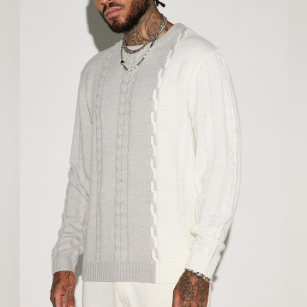 Fashion Nova Men's Gray and White Crewneck Sweater